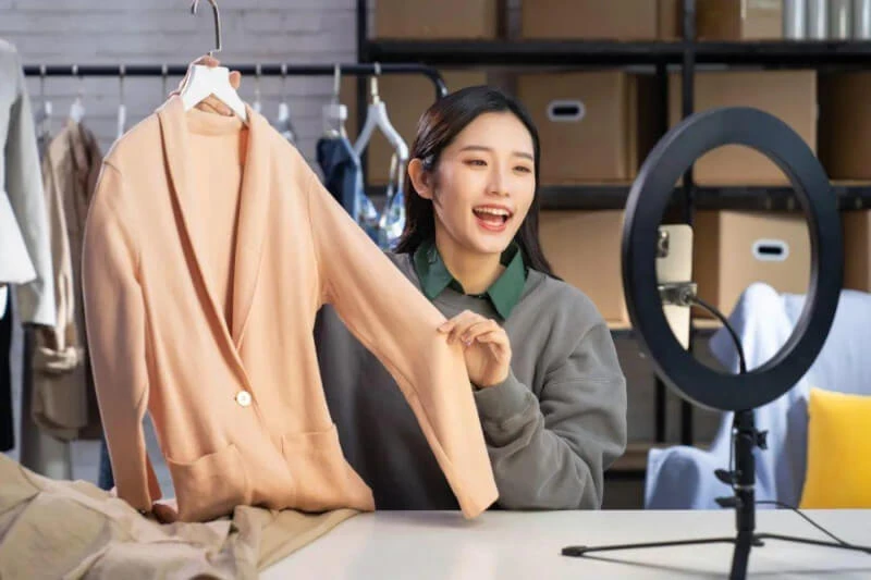 chinese e-commerce live-streaming